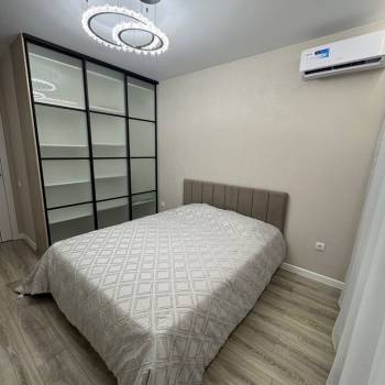 Продается 1-комнатная квартира, 38 м²
