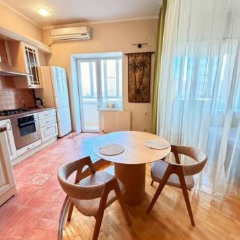 Продается 1-комнатная квартира, 50 м²