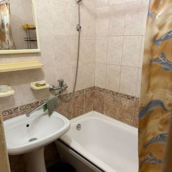 Сдается 1-комнатная квартира, 65 м²