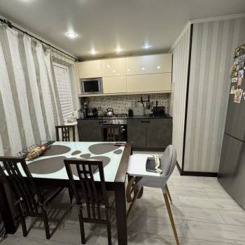 Продается Многокомнатная квартира, 62,3 м²