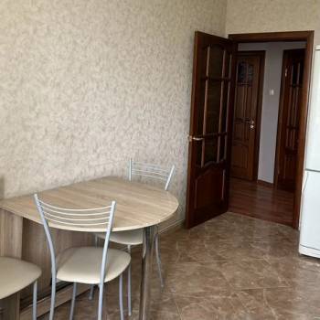 Сдается Многокомнатная квартира, 68 м²