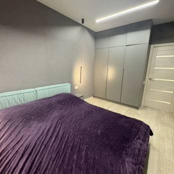 Продается Многокомнатная квартира, 77 м²