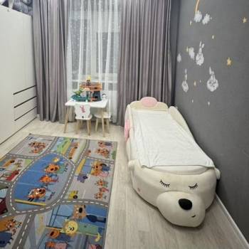 Продается Многокомнатная квартира, 77 м²