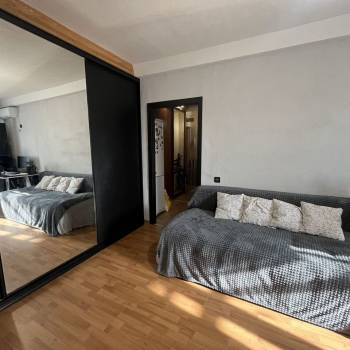 Продается 3-х комнатная квартира, 47 м²