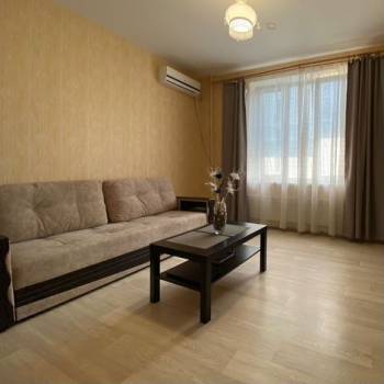 Сдается 1-комнатная квартира, 38 м²