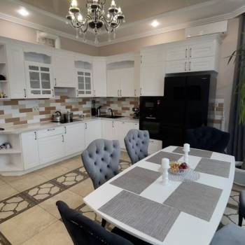 Продается Дом, 200 м²