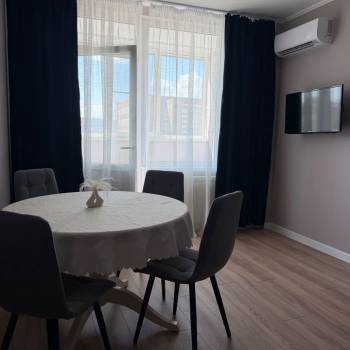 Сдается 1-комнатная квартира, 57 м²