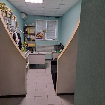 Продается Нежилое помещение, 194 м²