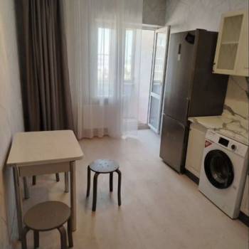 Сдается 1-комнатная квартира, 39 м²