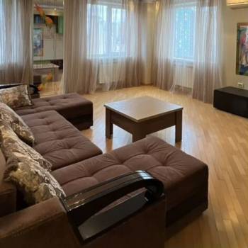 Сдается 1-комнатная квартира, 83,5 м²
