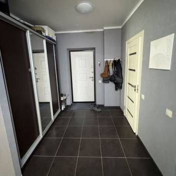 Продается 1-комнатная квартира, 54 м²