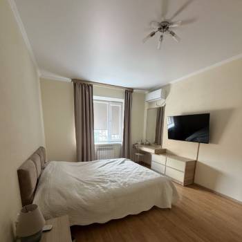 Продается 1-комнатная квартира, 40 м²