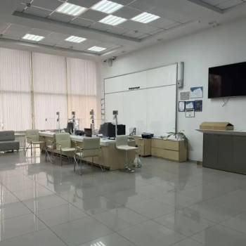 Сдается Нежилое помещение, 240 м²