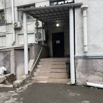 Сдается Нежилое помещение, 240 м²