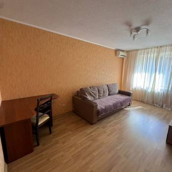 Продается 1-комнатная квартира, 39 м²
