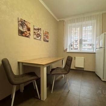 Сдается 1-комнатная квартира, 38 м²