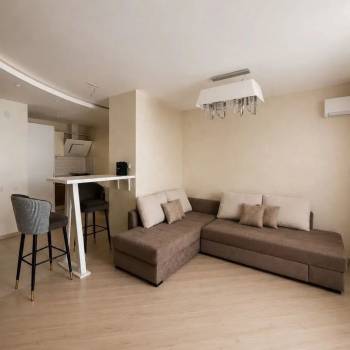 Продается 1-комнатная квартира, 65,9 м²