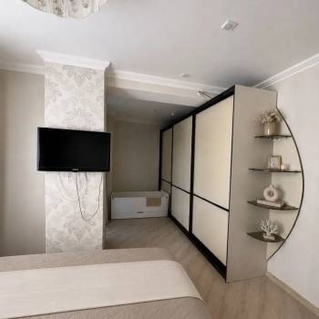 Продается 1-комнатная квартира, 65,9 м²