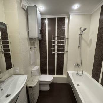 Продается 1-комнатная квартира, 65,9 м²