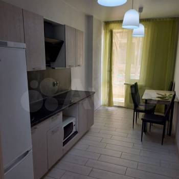 Сдается 1-комнатная квартира, 42 м²