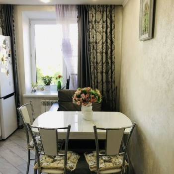 Продается 1-комнатная квартира, 43 м²