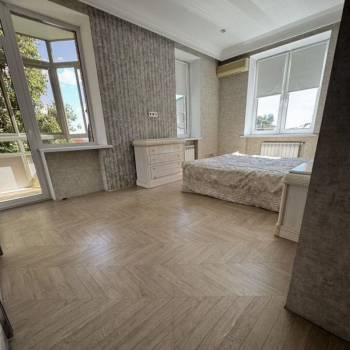 Продается 2-х комнатная квартира, 80,7 м²