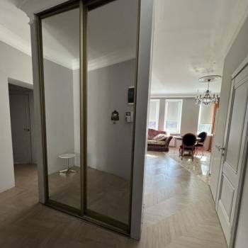 Продается 2-х комнатная квартира, 80,7 м²
