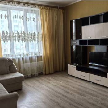 Сдается 1-комнатная квартира, 38 м²