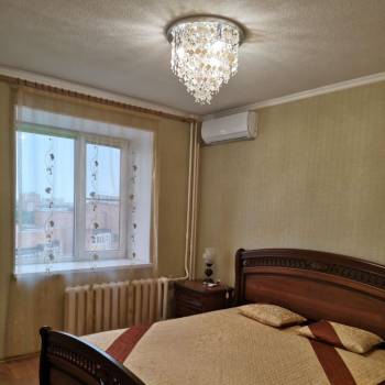 Продается 1-комнатная квартира, 67,4 м²