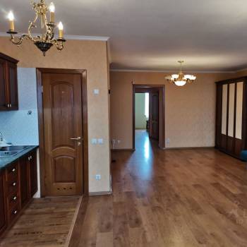 Продается 1-комнатная квартира, 67,4 м²