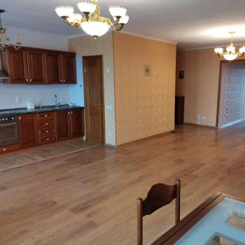 Продается 1-комнатная квартира, 67,4 м²