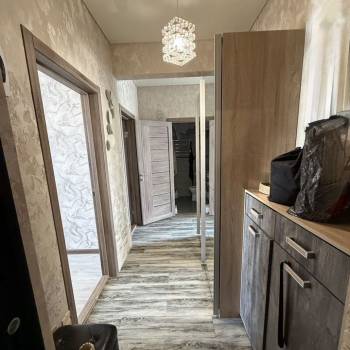 Продается 2-х комнатная квартира, 420 м²