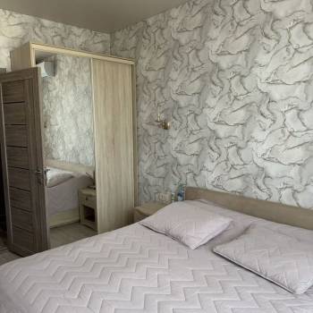 Продается 2-х комнатная квартира, 420 м²