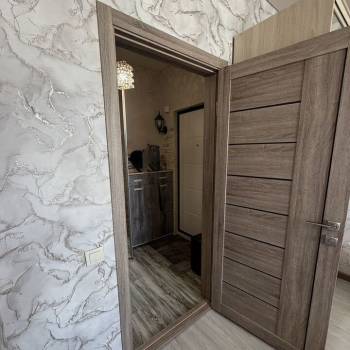 Продается 2-х комнатная квартира, 420 м²