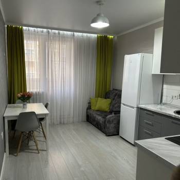 Сдается 1-комнатная квартира, 42 м²