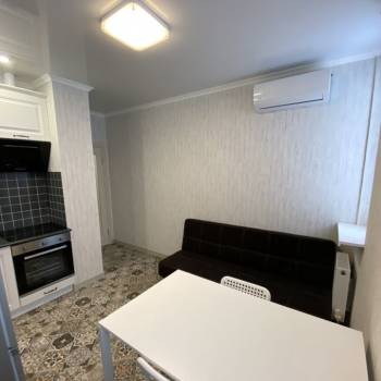 Сдается 1-комнатная квартира, 43 м²