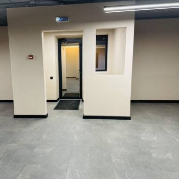 Продается Нежилое помещение, 300 м²