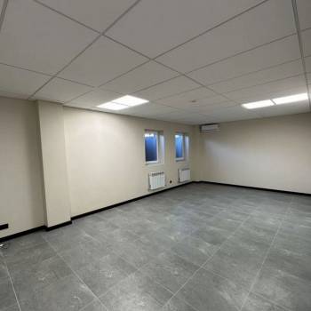 Продается Нежилое помещение, 300 м²