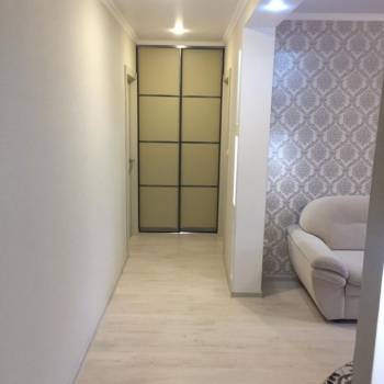 Продается 1-комнатная квартира, 63 м²