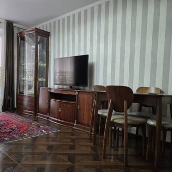 Продается 1-комнатная квартира, 60 м²