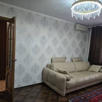 Продается 1-комнатная квартира, 60 м²