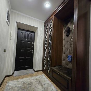 Продается 1-комнатная квартира, 60 м²