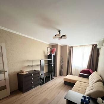 Сдается 1-комнатная квартира, 42 м²