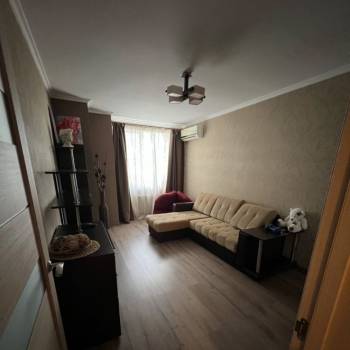 Сдается 1-комнатная квартира, 42 м²