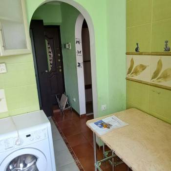 Сдается 1-комнатная квартира, 215 м²