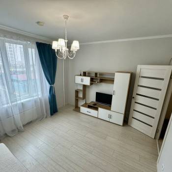 Продается 1-комнатная квартира, 36 м²