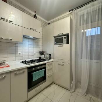 Продается 1-комнатная квартира, 32 м²