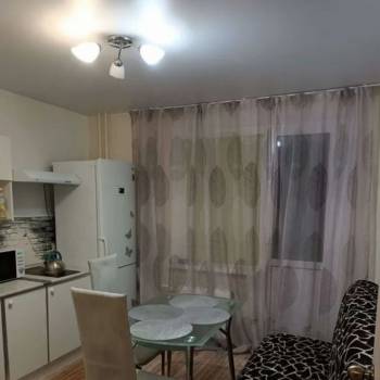 Сдается 1-комнатная квартира, 38 м²