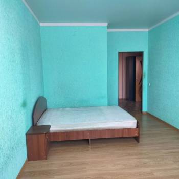 Продается 1-комнатная квартира, 42 м²