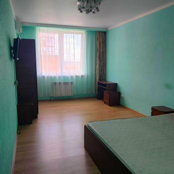 Продается 1-комнатная квартира, 42 м²